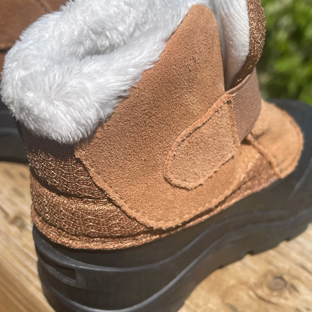 The North Face Tan and Black Rain & Snow Boots with Waterproof Shell - like new!
